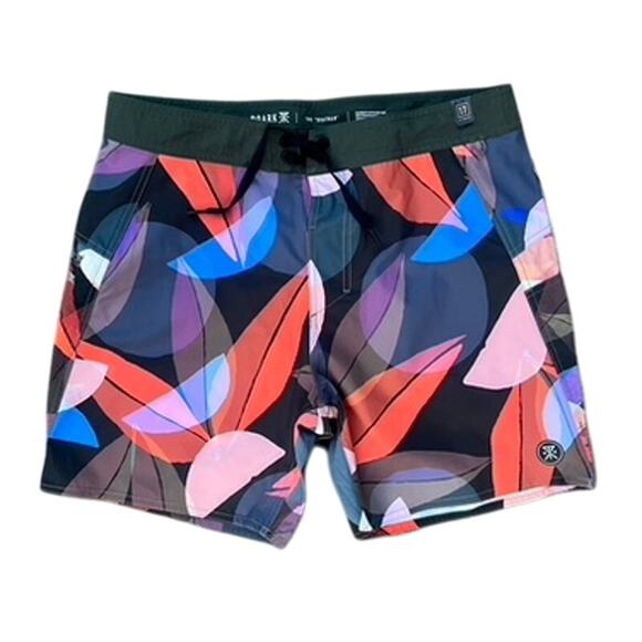 NWT Roark Boatman multi-colored board shorts size 30, 31, 33, 38 - Picture 1 of 9